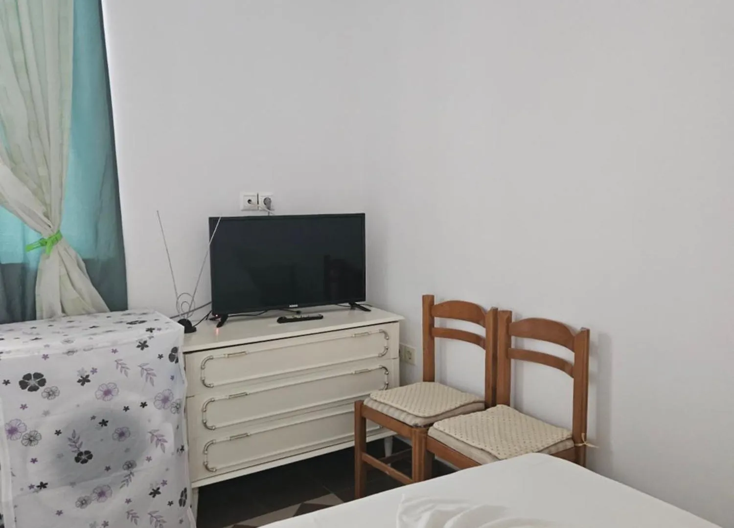 Leon'S Home Saranda 0*,  Arnavutluk